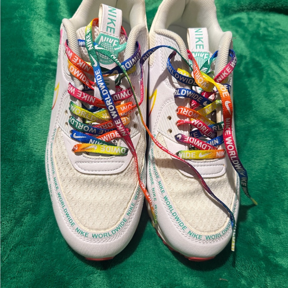 World Wide Women’s Nike Air Max